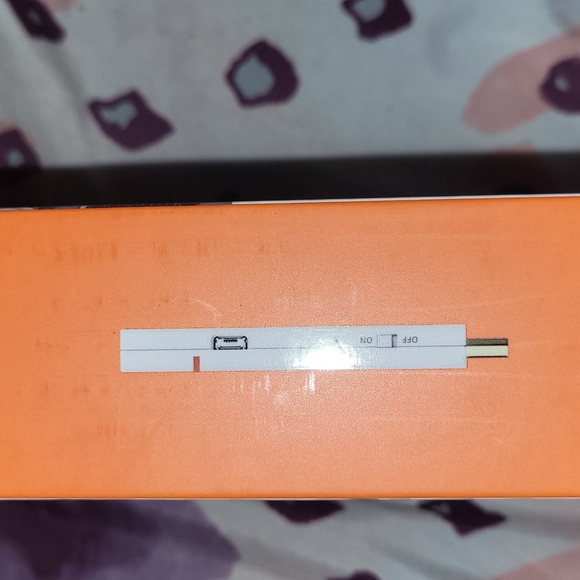 Screen Cast unopened - Picture 4 of 8